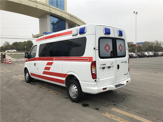 自贡国六排放救护车旺季优惠大促销救护车多少钱一辆